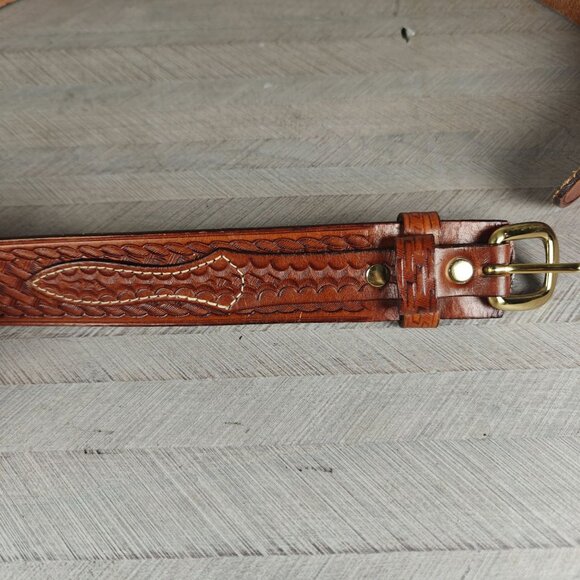 Vintage L.L. Bean Double Strap Leather Belt Basketweave Embossed Brass Buckle - Picture 3 of 7